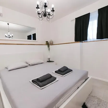 Apt. 2, Marghareta *