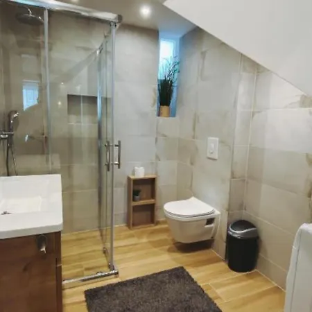 Apt. 2, Marghareta *