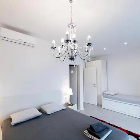 Apt. 2, Marghareta Lägenhet