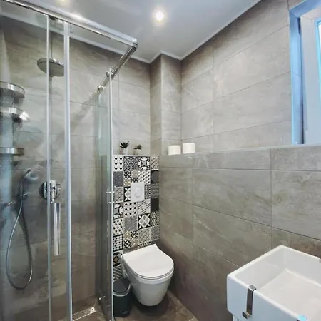 Apt. 2, Marghareta